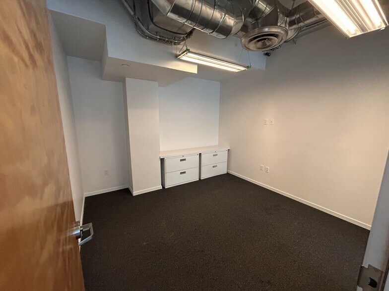 More Photos Of 14 NE 1st Ave, Miami Office For Sale