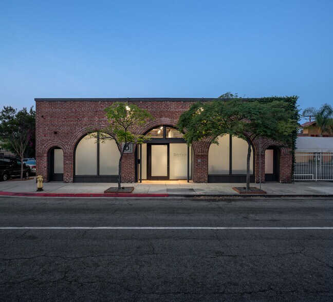 More Photos Of 880 E Broadway, Glendale Loft Creative Space For Sale