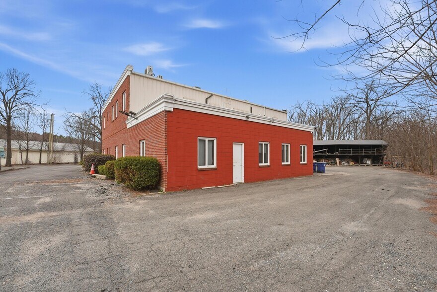 Primary Photo Of 131 Texas Rd, Northampton Light Manufacturing For Sale