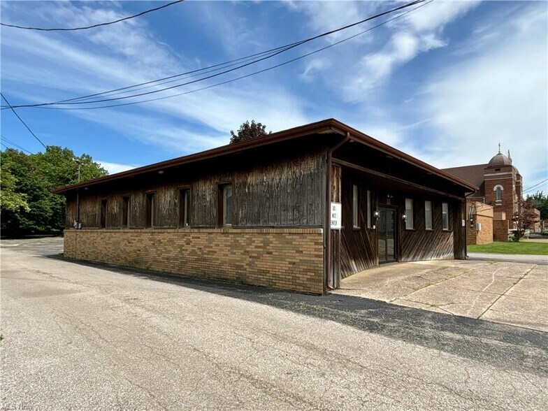 More Photos Of 3312 Lake Ave, Ashtabula Office For Sale