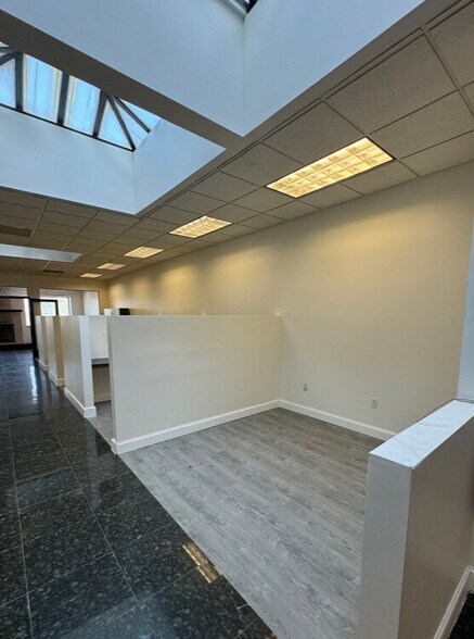 More Photos Of 3 Whale Sq, Brooklyn Warehouse For Lease