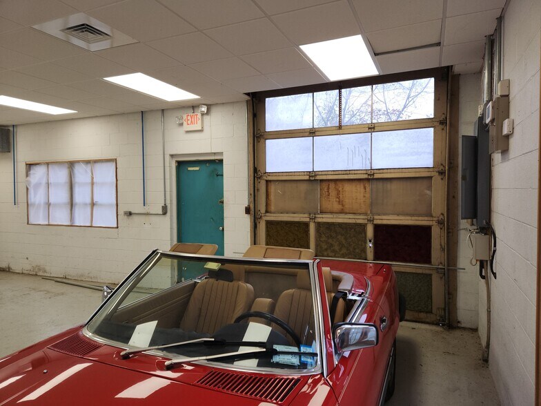 More Photos Of 929 Route 28, Kingston Light Manufacturing For Sale