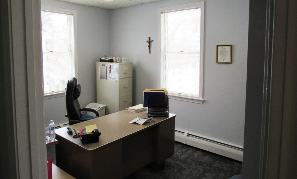 More Photos Of 29 Colton St, Farmington Religious Facility For Sale