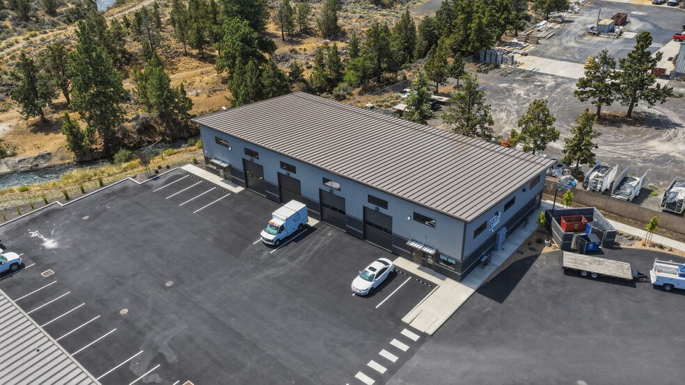 More Photos Of 20723 Brinson Blvd, Bend Light Manufacturing For Lease
