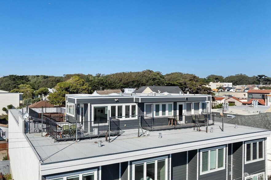 More Photos Of 4326 Irving St, San Francisco Apartments For Sale