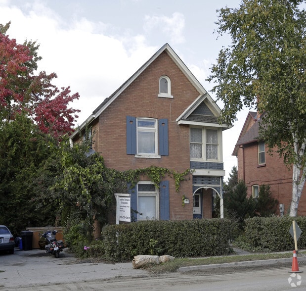 Primary Photo Of 30 Queen St, Innisfil Office For Lease