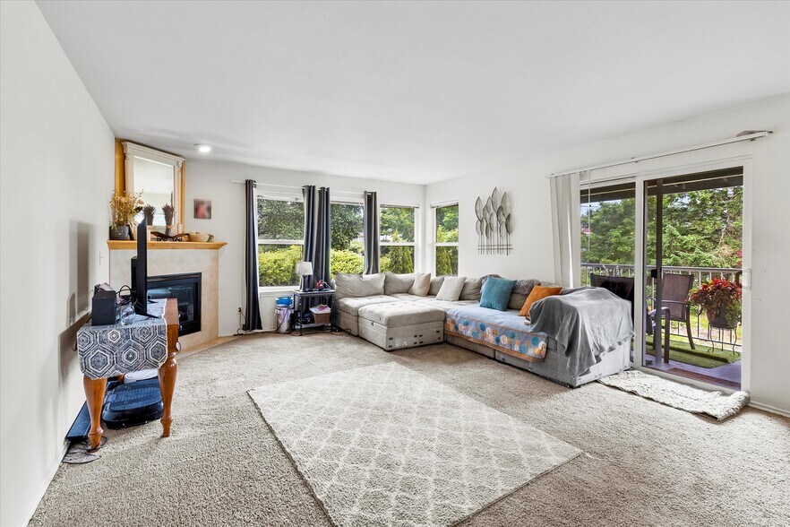 More Photos Of 344 E Bellis Fair Pky, Bellingham Apartments For Sale