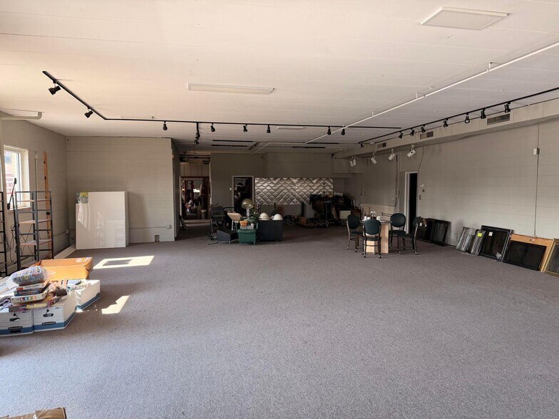 More Photos Of 11130 W 93rd Ave, Saint John Showroom For Sale
