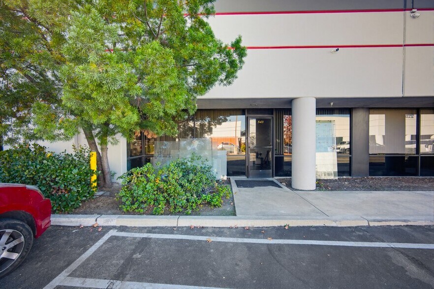 More Photos Of 543 Birch St, Lake Elsinore Warehouse For Sale