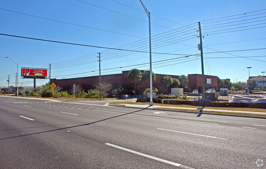 More Photos Of 13355 49th St N, Clearwater Freestanding For Lease