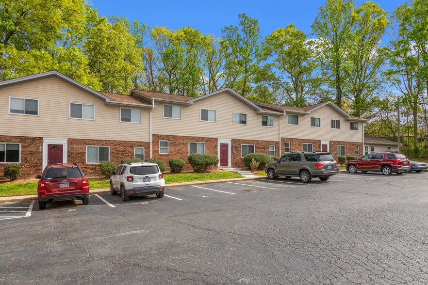 More Photos Of 1611 Fairfax Rd, Greensboro Apartments For Sale