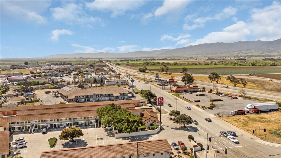 More Photos Of 1013 Front St, Soledad Hotel For Sale