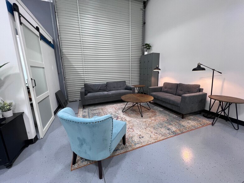 More Photos Of 7601 S Congress Ave, Austin Warehouse For Lease