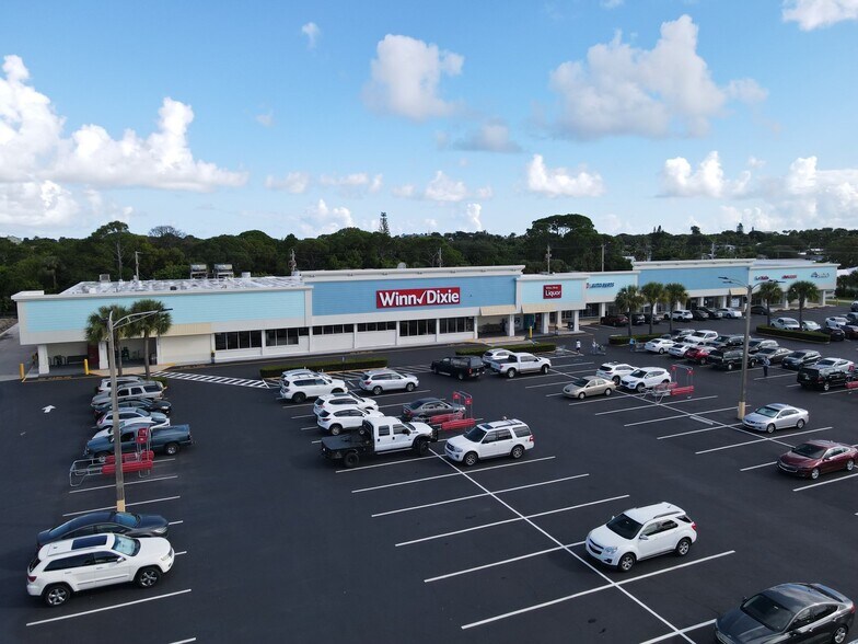 More Photos Of 1105-1119 NE Jensen Beach Blvd, Jensen Beach Supermarket For Sale