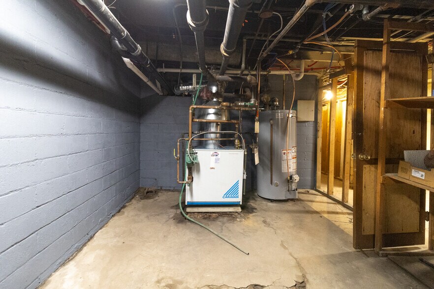More Photos Of 1321 Payne Ave, Saint Paul Storefront Retail Residential For Sale