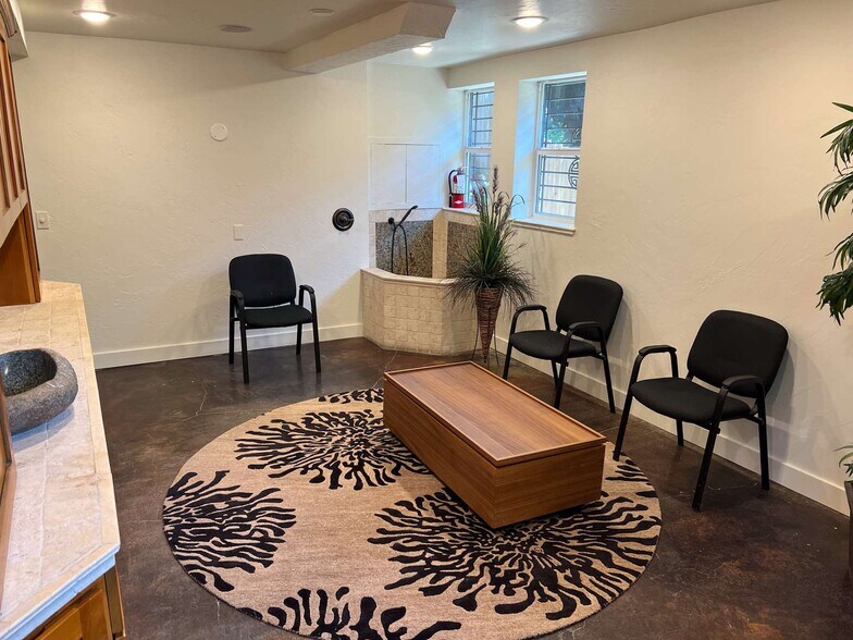 More Photos Of 8283 SW Barbur Blvd, Portland Medical For Sale