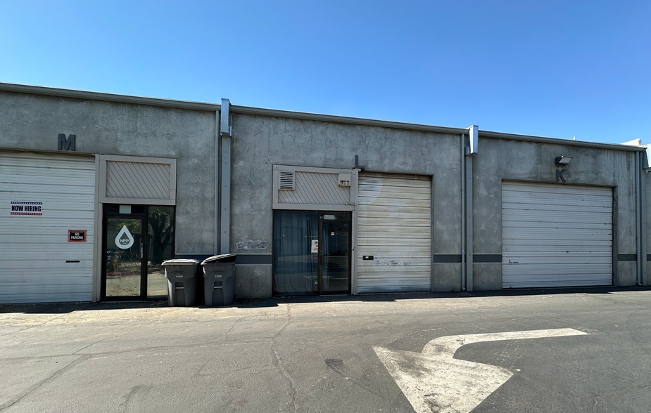 More Photos Of 720 Olive Dr, Davis Warehouse For Lease