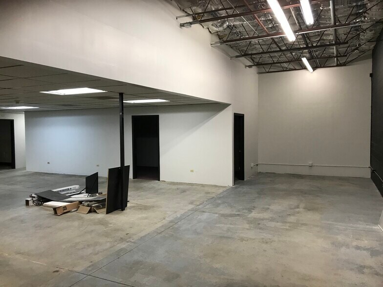 More Photos Of 1601 Reed St, Lakewood Warehouse For Lease