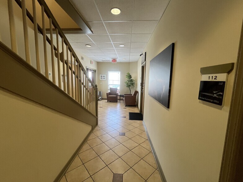 More Photos Of 309 W Main St, Round Rock Office For Sale