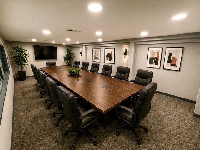 More Photos Of 10139 Kaw Dr, Edwardsville Warehouse For Lease