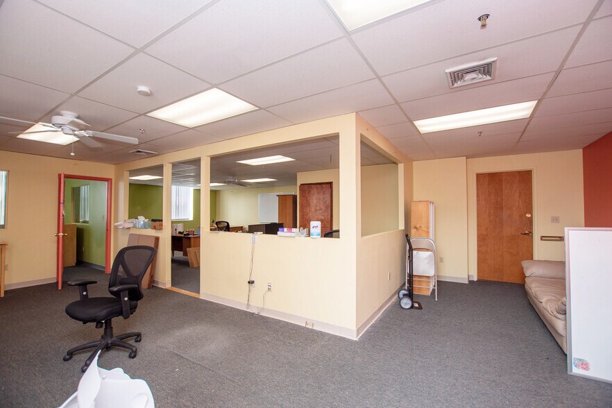 More Photos Of 23-25 Spring St, Ossining Office For Lease