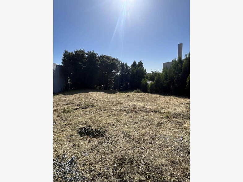 More Photos Of 9809-9811 Macarthur Blvd, Oakland Land For Sale