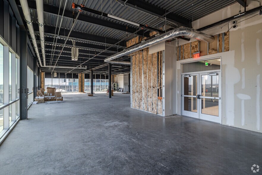 More Photos Of 3721 S Champions Dr, Rogers Medical For Lease