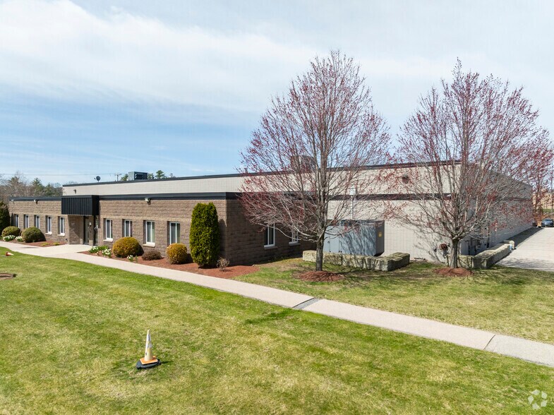Primary Photo Of 14-16 Hampshire Dr, Hudson Office For Sale