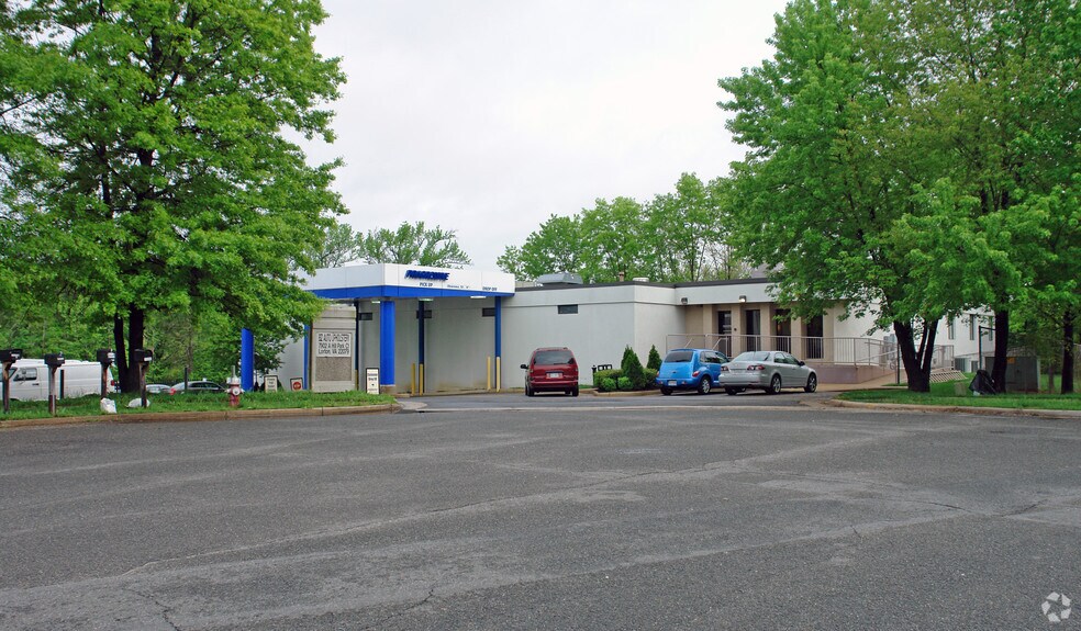 More Photos Of 7900 Hill Park Ct, Lorton Service For Lease