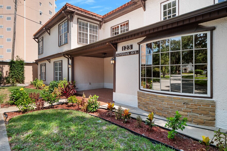 More Photos Of 123 Live Oak Ave, Daytona Beach Office Residential For Sale