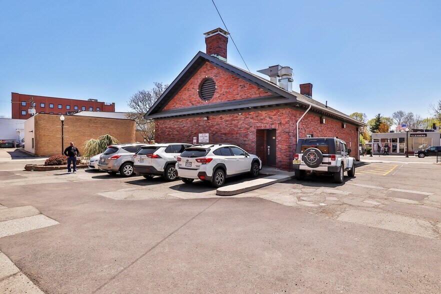 More Photos Of 50 Lafayette Ave, Suffern Freestanding For Sale