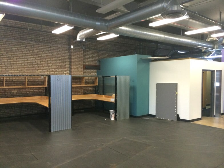 More Photos Of 401-403 W Saint Charles Rd, Lombard Office For Lease