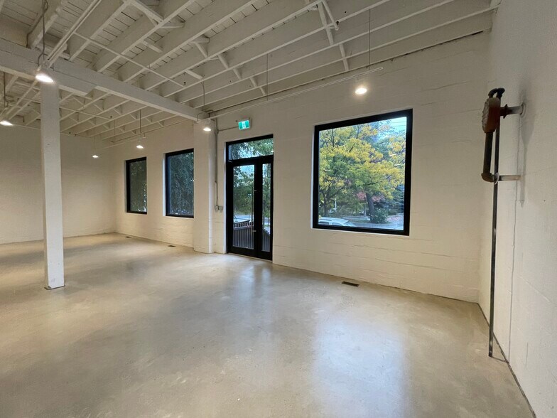 More Photos Of 83-91B Walnut Av, Toronto Office For Sale