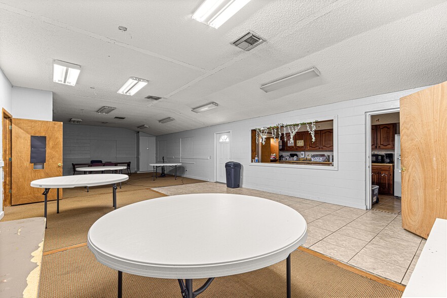 More Photos Of 484 Emerald Rd, Ocala Religious Facility For Sale