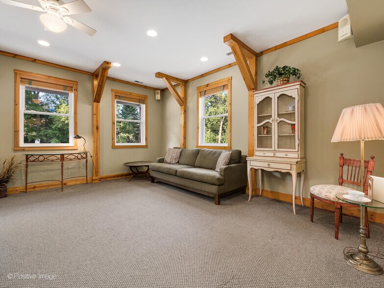 More Photos Of 1125 N Delany Rd, Gurnee Medical For Sale