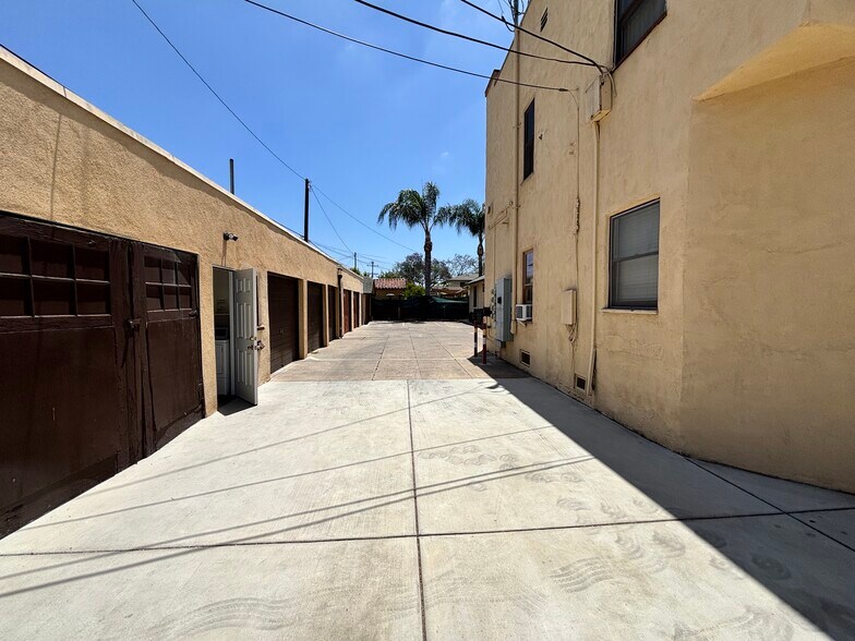 More Photos Of 921 N Lacy St, Santa Ana Apartments For Sale