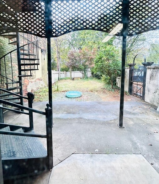 More Photos Of 512 S Elm St, Greensboro Storefront Retail Residential For Lease