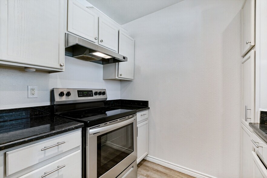 More Photos Of 215 Eleanor Ave, San Antonio Multifamily For Sale