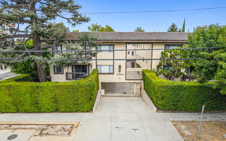 More Photos Of 13021-13025 Moorpark St, Studio City Apartments For Sale