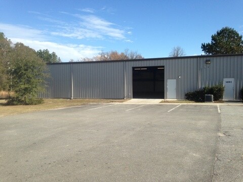 More Photos Of 1418 Harbin Cir, Valdosta Warehouse For Lease