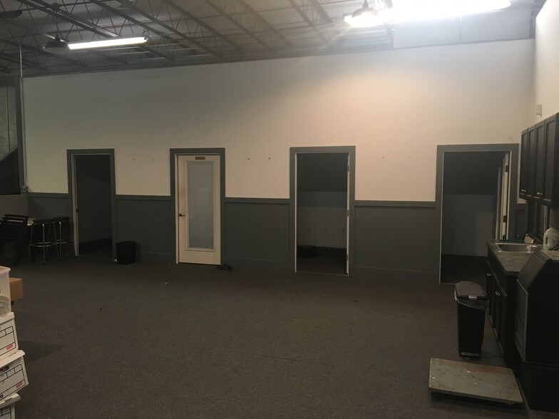 More Photos Of 2890 Harper Rd, Melbourne Industrial For Lease