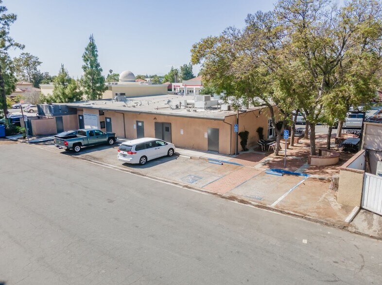 More Photos Of 2410 E Thousand Oaks Blvd, Thousand Oaks Freestanding For Sale