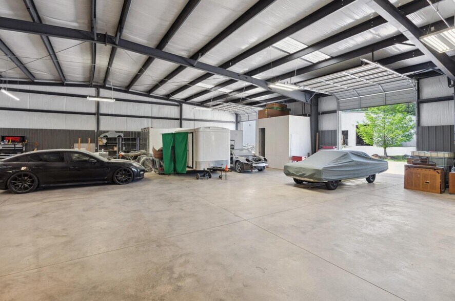 More Photos Of 20 Bellamy Pl, Stockbridge Warehouse For Sale