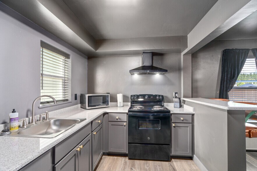More Photos Of 219 E Coeur D Alene Lake Dr, Coeur d'Alene Apartments For Sale