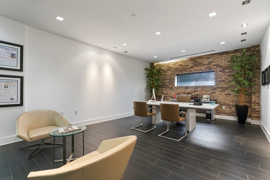 More Photos Of 7500 West Side Ave, North Bergen Warehouse For Lease