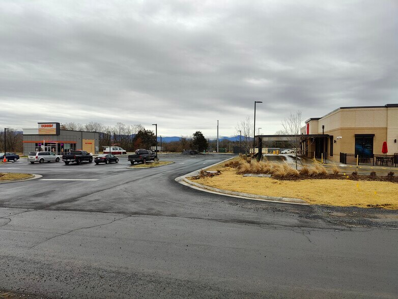 More Photos Of 20 Econo Ln, Lexington General Retail For Lease