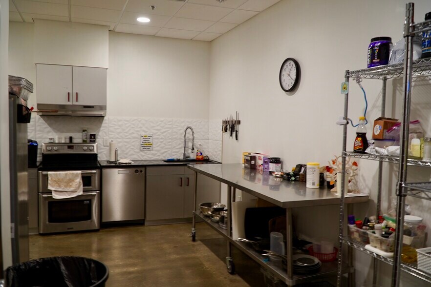 More Photos Of 5850 W Cypress St, Tampa Office For Lease