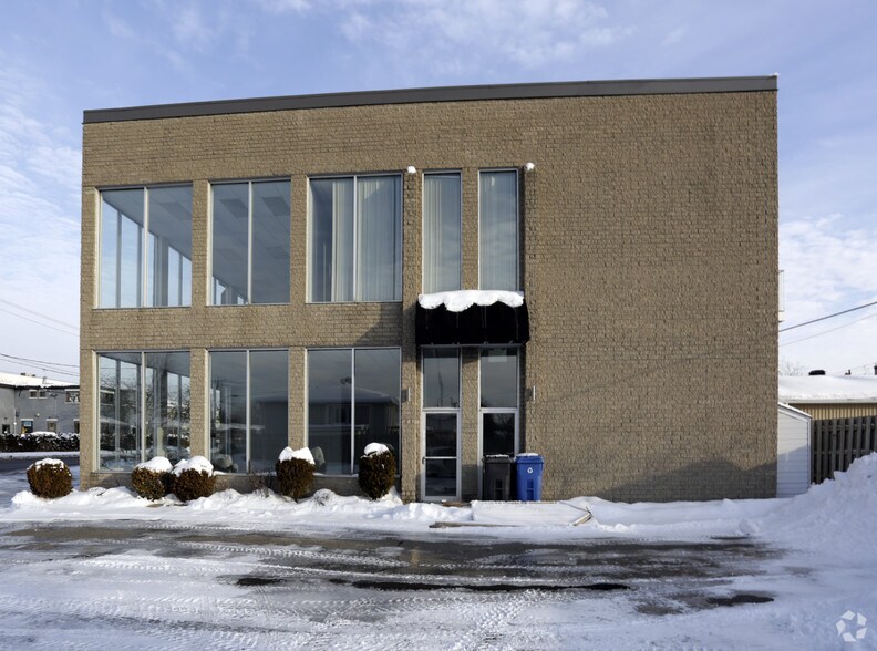 More Photos Of 3181-3185 Montée Saint-Hubert, Saint-hubert Office For Sale