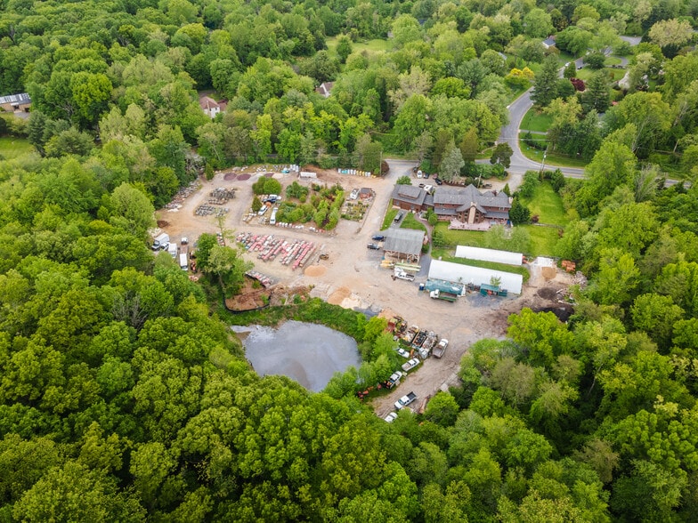 More Photos Of 11501 Popes Head Rd, Fairfax Garden Center For Sale