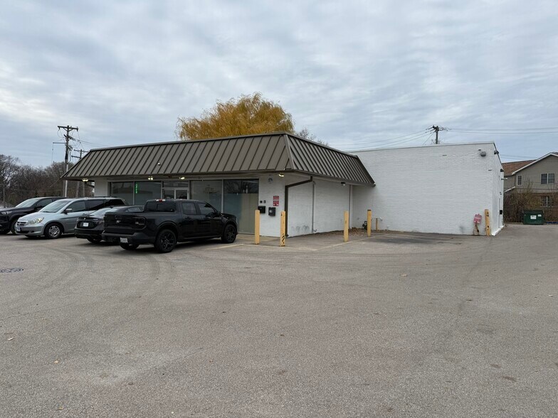 Primary Photo Of 1111 E Ogden Ave, Naperville Auto Repair For Lease